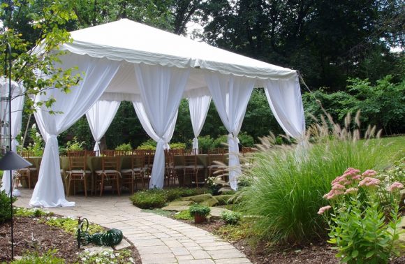 5 Extras to Consider When Renting a Party Tent